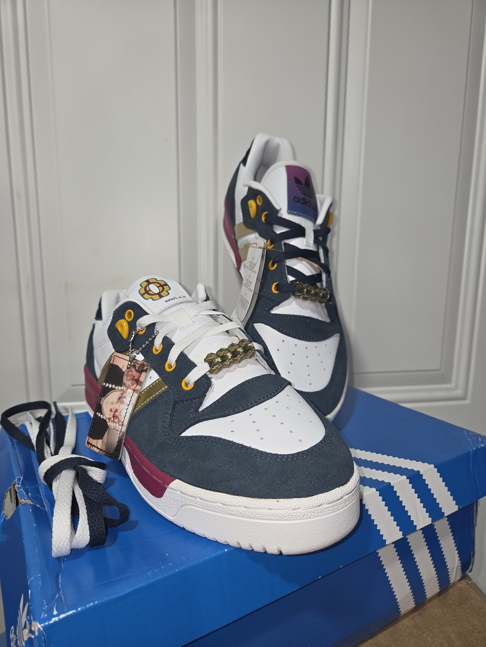 MENS 9.5 ADIDAS RIVALRY LOW DEMON SLAYER TENGEN Anime Shoes Leather 2024 Rare - Picture 11 of 13